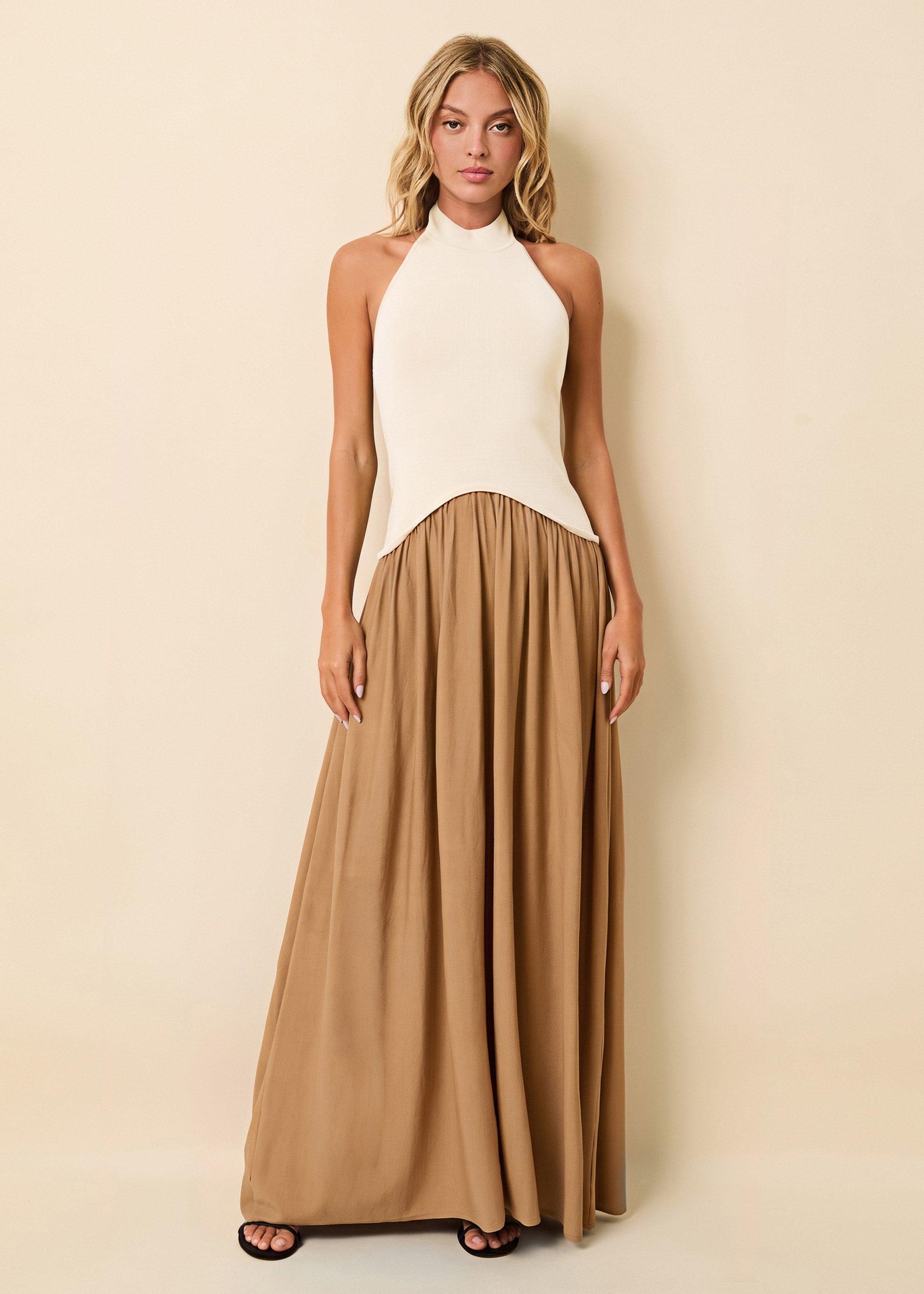 solid and striped halter dress & | The Soglio | S Plus Size Petite Dresses a striking open back Size:Coat Size 48 wedding dress made in england