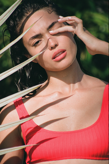 The Elle Ribbed Bikini in Hot Pink